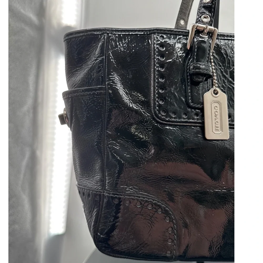 Coach Gallery Tote – Black Patent Leather‎ Studded Turnlock (H04Q-1432)